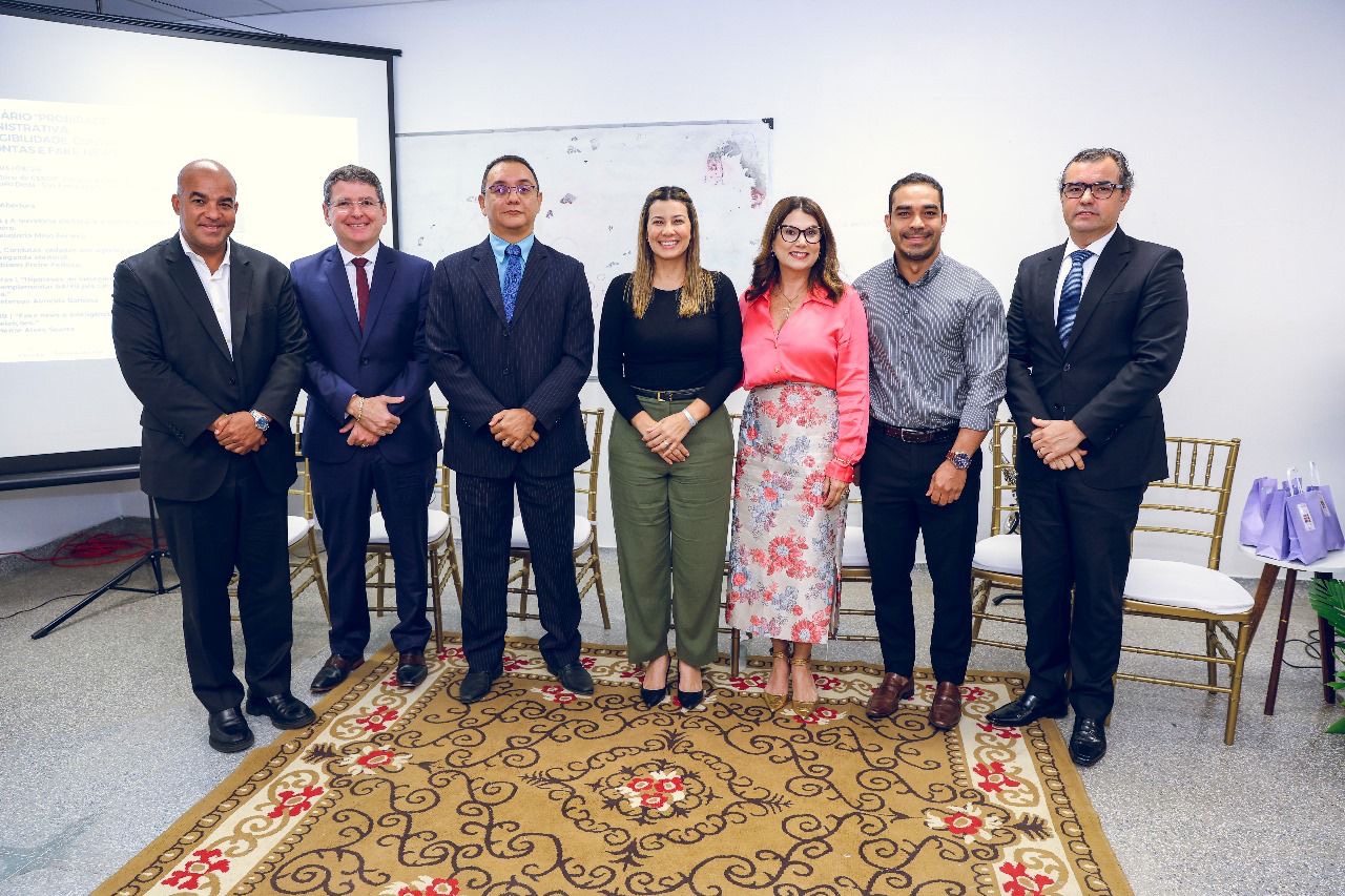 Prefeita Hilda Ribeiro prestigia lançamento da Escola de Governo em seminário na UFS