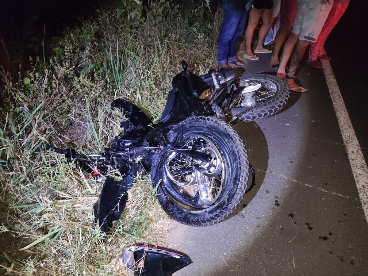 Acidente entre motocicleta e ciclomotor deixa um morto e um ferido em Monte Alegre