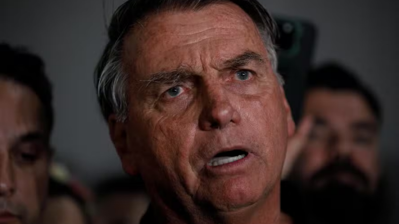 Bolsonaro nega envolvimento em plano golpista e admite temor de prisão