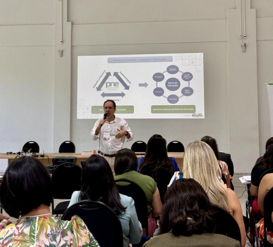 Educação de Lagarto participa de encontro sobre Planos Decenais