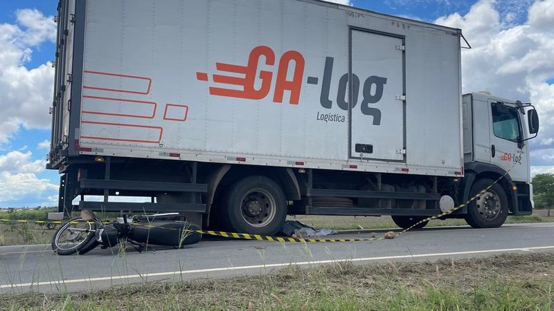 Motociclista morre em colisão com caminhão na SE-290, em Poço Verde