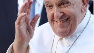 Papa Francisco permanece estável e radiografia aponta melhora, diz Santa Sé