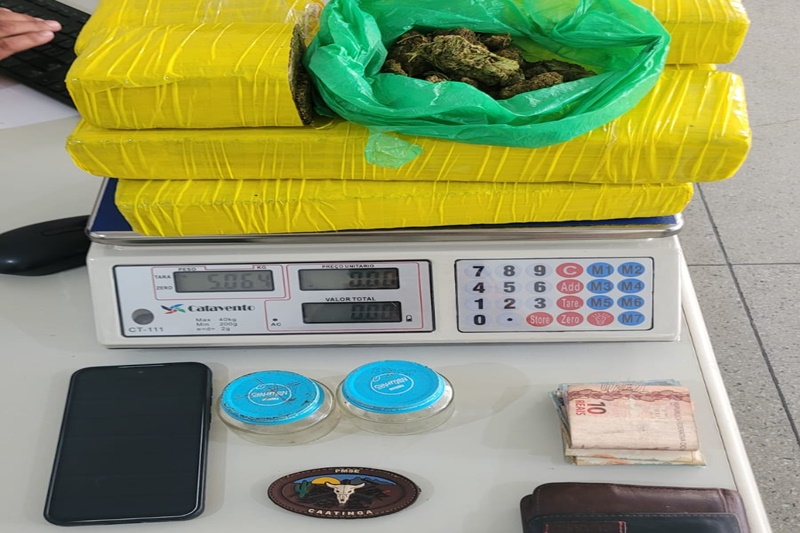 Polícia Militar prende suspeito e apreende mais de 5 kg de maconha em Ribeirópolis