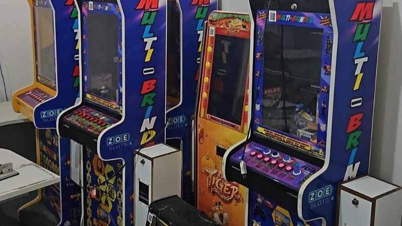 Polícia Civil apreende máquinas de jogos de azar em operação em Aracaju e Socorro