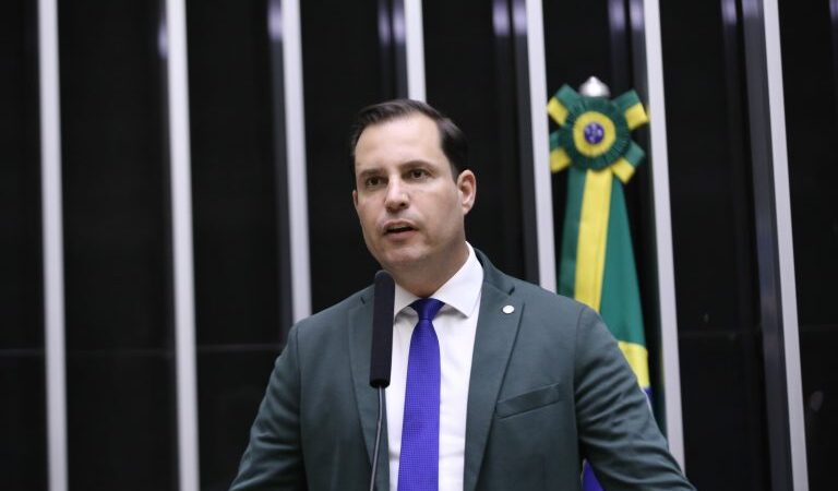 Projeto prevê compartilhamento com a polícia, em tempo real, de imagens de torcedores em estádios