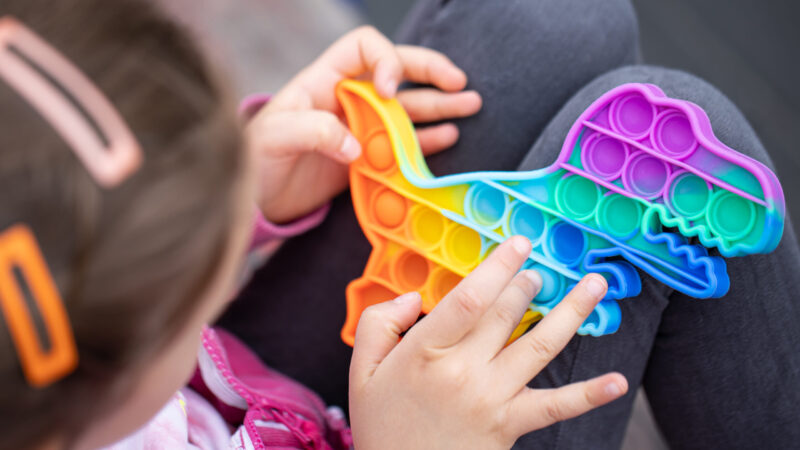 Desinformação sobre autismo cresce 15.000% e acende alerta no Dia do Orgulho Autista