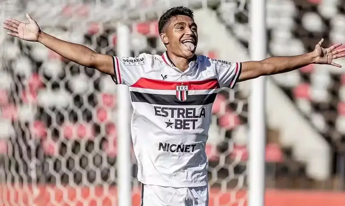 Milagre: jogador Pedro Severino recebe alta após 98 dias de tratamento