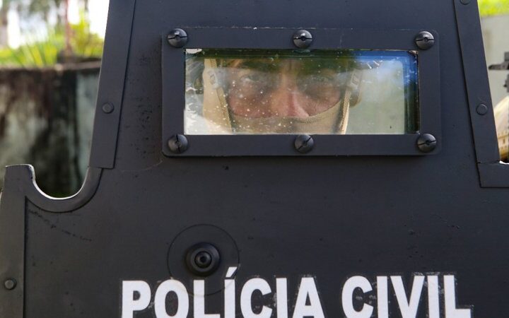 Homem é preso em flagrante por descumprir medida protetiva uma hora após ser intimado pela Justiça