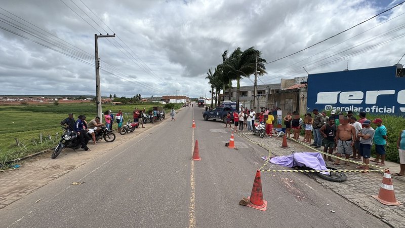 Ciclista morre após colisão com caminhão na SE-361 em Simão Dias