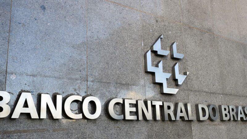 Mercado diminui previsão de inflação oficial para 4,81% em 2025