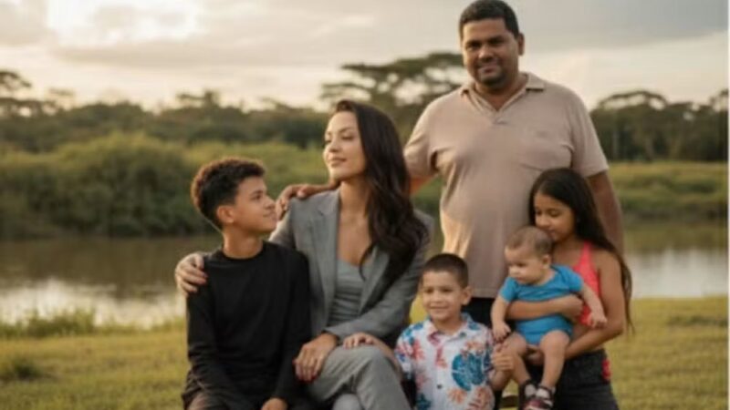 Pai, mãe e quatro filhos estão entre os mortos em acidente