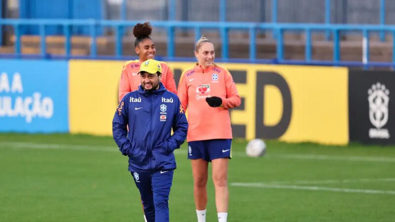 Arthur Elias espera equilíbrio em partida amistosa com Inglaterra