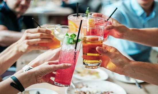 Metanol: ciência brasileira lança teste rápido para combater adulteração de bebidas