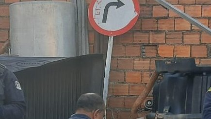 Oficina de desmanche de veículos é localizada em Aracaju; suspeito é preso