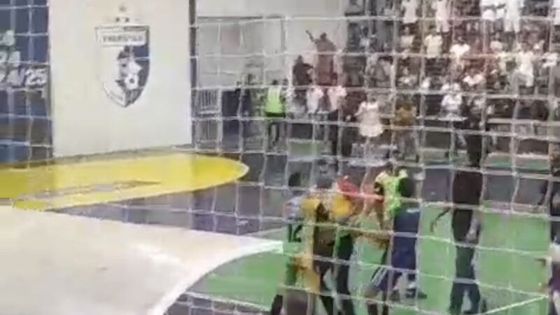 Prefeito Rogério Sobral invade quadra e causa tumulto na final do Campeonato Sergipano de Futsal