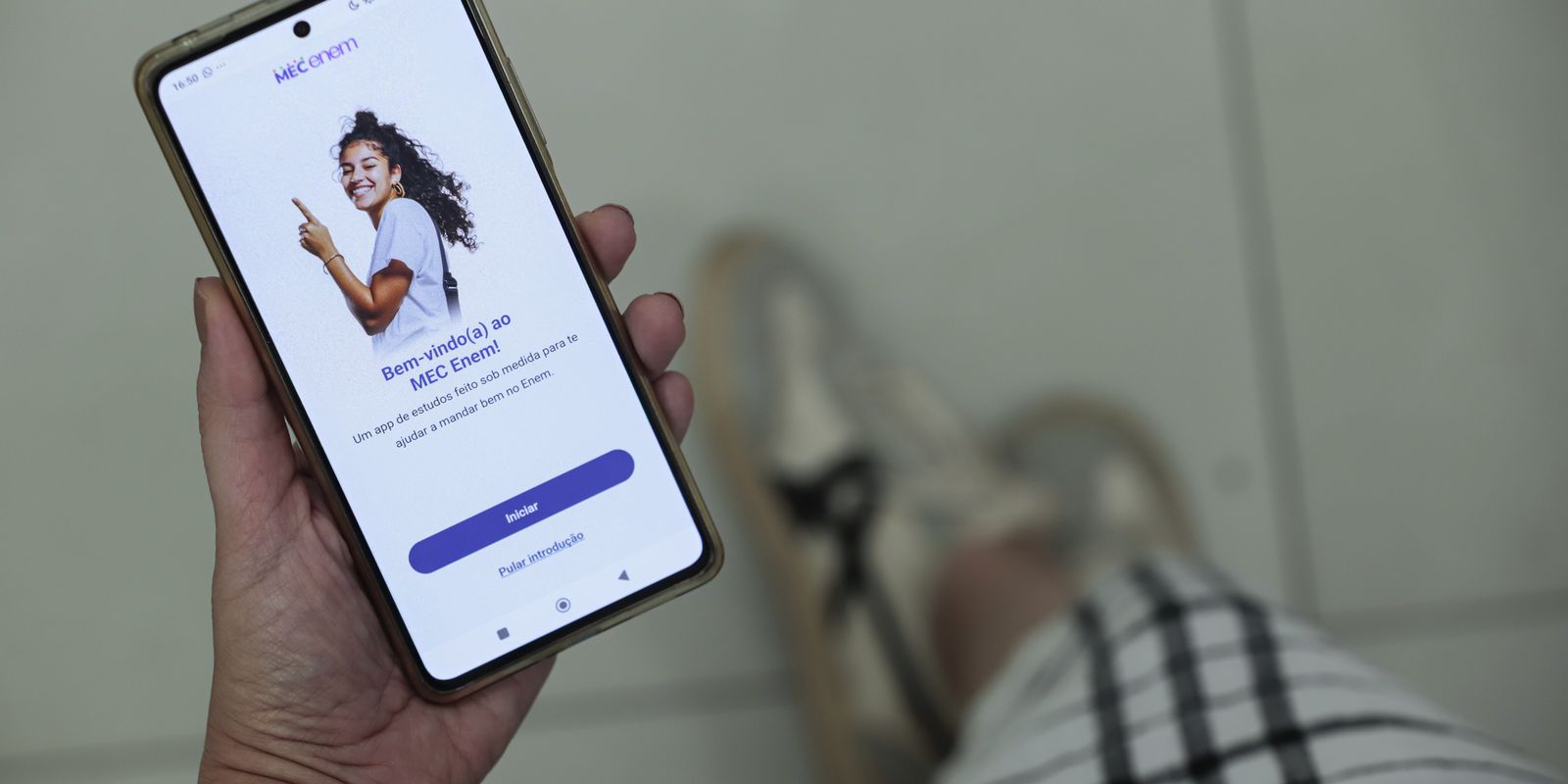 Candidatos do Enem 2025 podem revisar conteúdo por aplicativo oficial do MEC