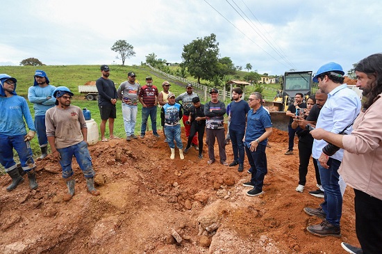 Governo de Sergipe inicia recuperação de estrada e adutora após fortes chuvas em Umbaúba
