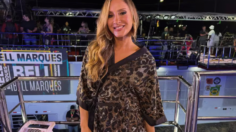 Show de Cláudia Leitte em Sergipe é adiado após diagnóstico de pneumonia