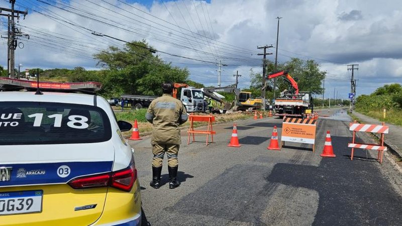 Manutenção de adutora altera trânsito no bairro Capucho, em Aracaju