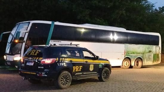 PRF resgata adolescente de 13 anos em ônibus interestadual a caminho de Sergipe