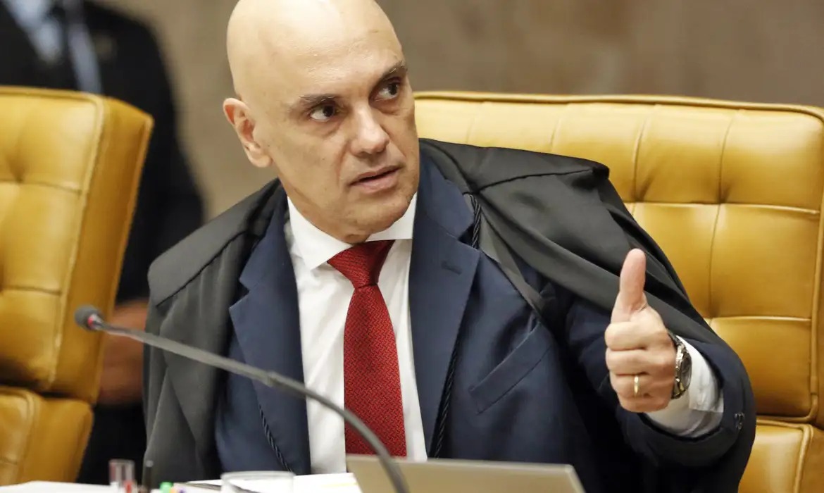 Alexandre Moraes anula sindicância do CFM sobre saúde de Bolsonaro e manda PF ouvir presidente do Conselho