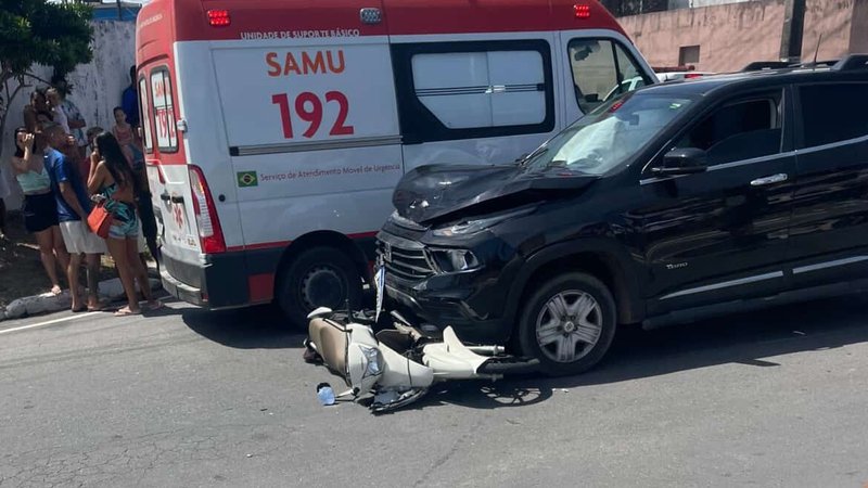 Colisão entre moto e picape deixa uma mulher morta e outra ferida em Socorro