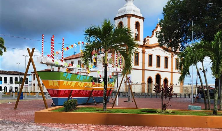 Estância bate recorde e surfa na onda de turistas neste verão de 2026