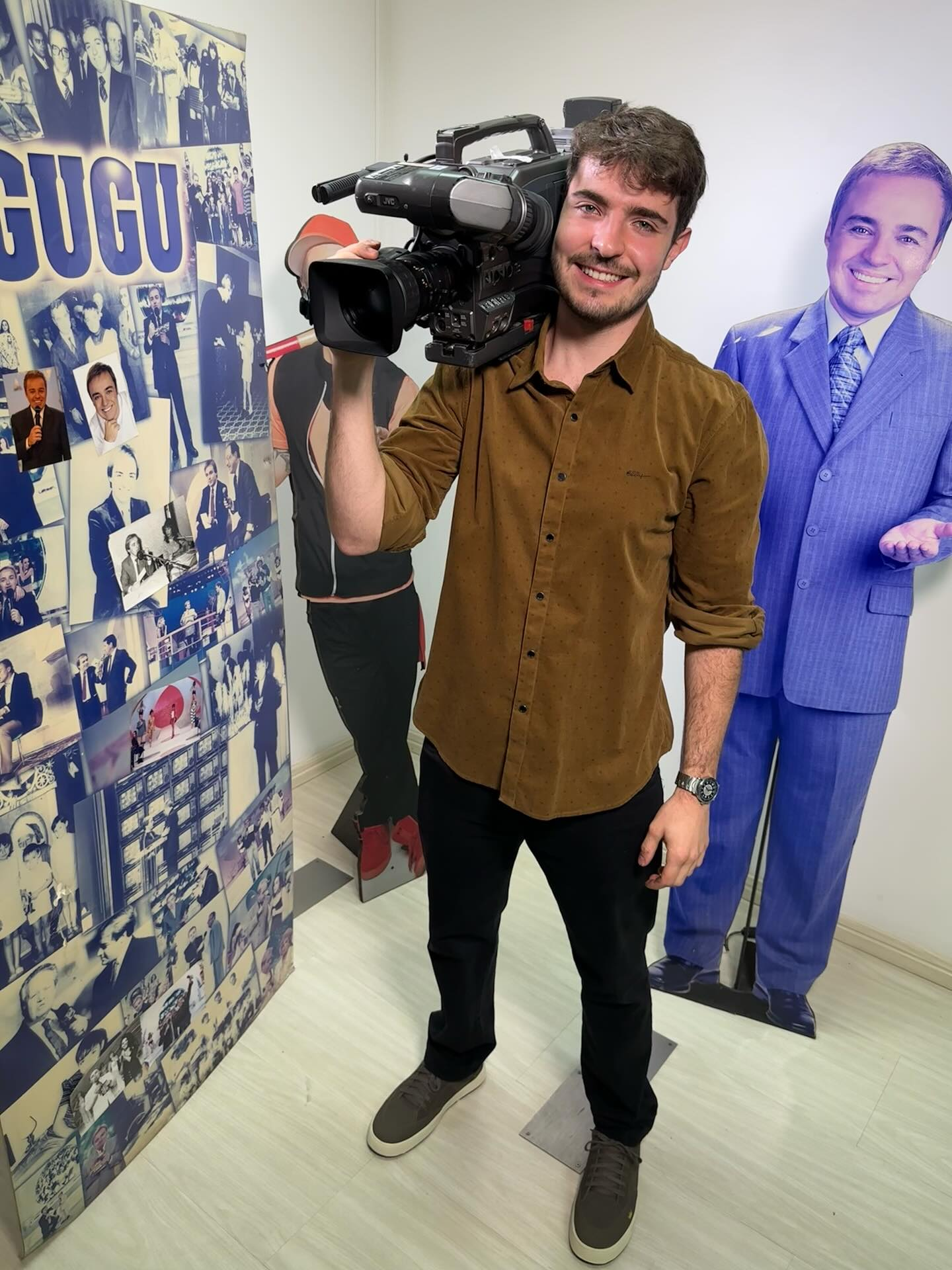 João Liberato confessa que está solteiro e de olhos abertos para o amor