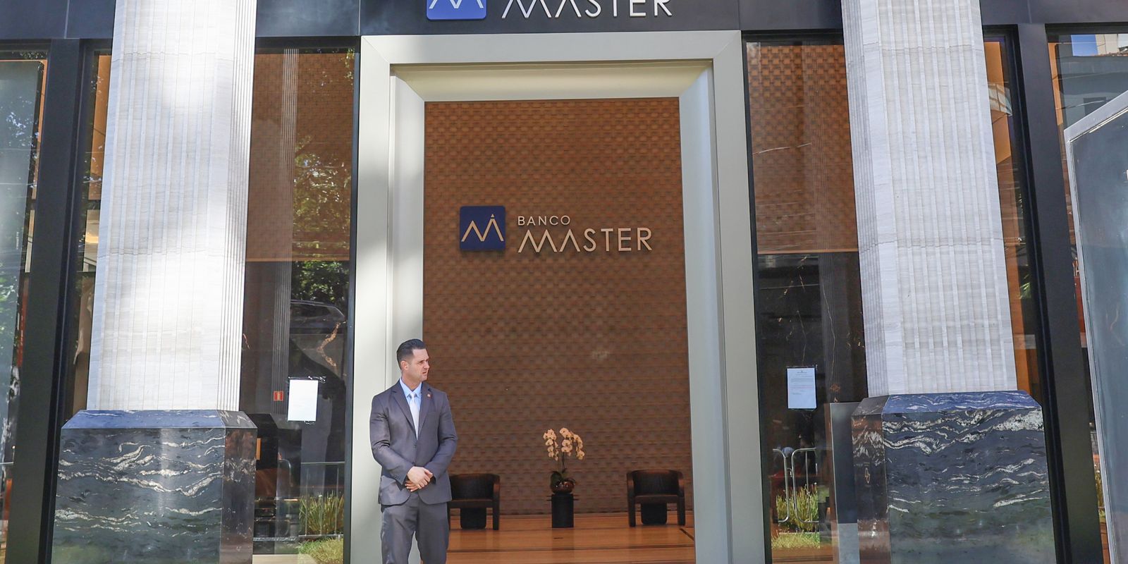 Justiça dos EUA confirma liquidação do Banco Master e congela ativos no país