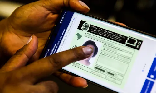 Motoristas sem infração já podem ter a CNH renovada automaticamente e de graça