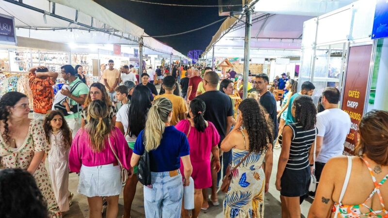 Feirinha da Orla é opção para turistas e sergipanos que buscam diversão tranquila durante o Carnaval