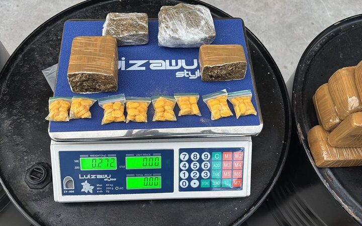 Mulher suspeita de tráfico é presa com mais de 30 kg de maconha no bairro Bugio