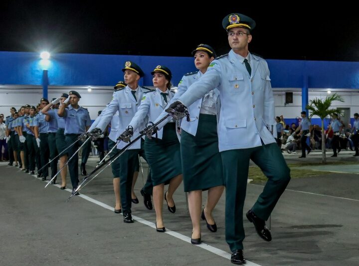 PM realiza formatura do Estágio de Adaptação de Oficiais da Saúde e entrega Espadim Tiradentes a cadetes do Curso de Formação de Oficiais 2025