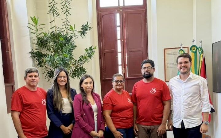 Gestão de Lagarto debate reajuste salarial e revisão do PCCV com sindicato