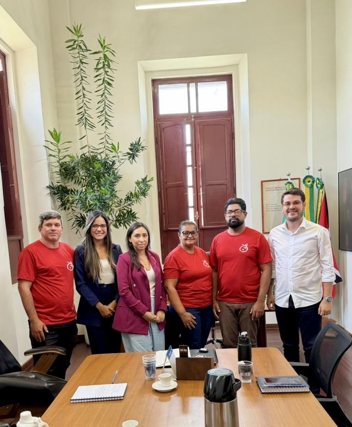Gestão de Lagarto debate reajuste salarial e revisão do PCCV com sindicato