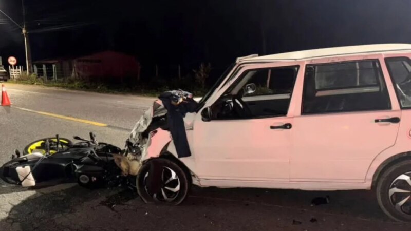 Colisão frontal na Rodovia dos Náufragos deixa um morto e um ferido em Aracaju