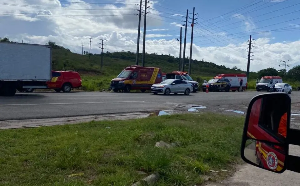 Colisão entre quatro motocicletas deixa cinco feridos na BR-235, em Itabaiana