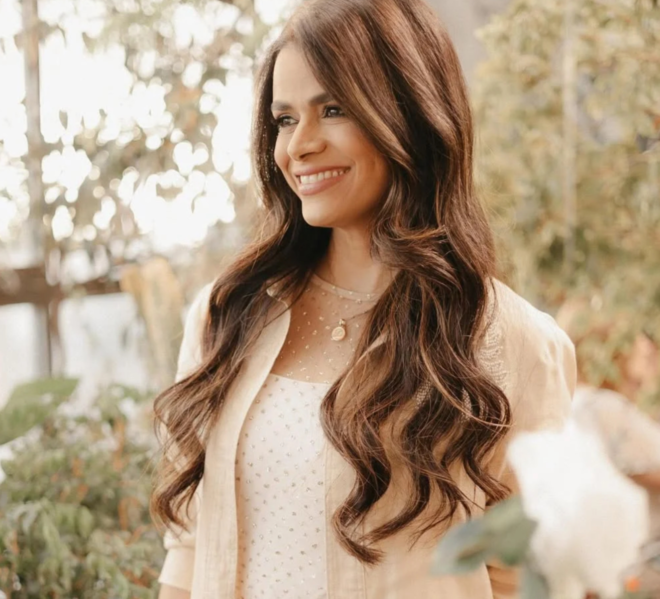 Corrente de oração: Cantora Damares é diagnosticada com câncer e inicia tratamento no Brasil