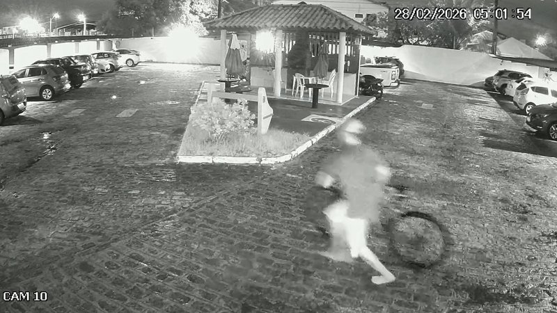 Homem invade condomínio e furta cinco bicicletas em Aracaju