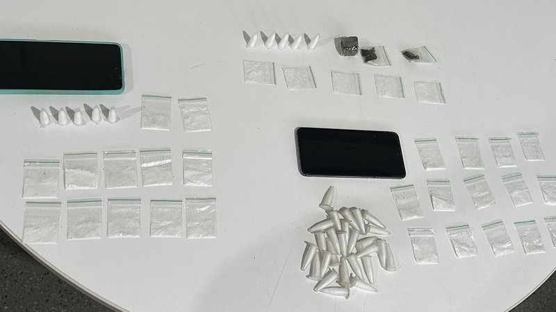 Operação desarticula ponto de tráfico em quiosque e prende casal em Itabaiana