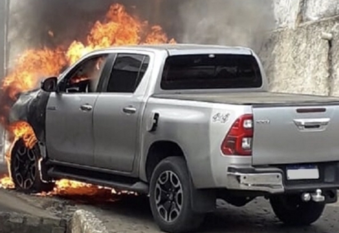 Caminhonete pega fogo na Rota do Sertão entre Ribeirópolis e Aparecida