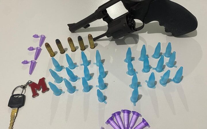 Dupla suspeita de tráfico morre em confronto com a polícia em Poço Verde