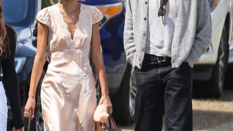 Bruna Marquezine e Shawn Mendes são vistos juntos em Malibu durante passeio e almoço