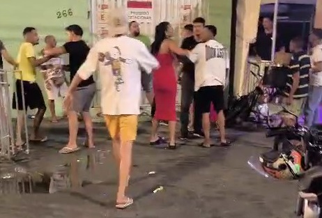 Confusão é registrada na Orla da Atalaia durante a madrugada em Aracaju