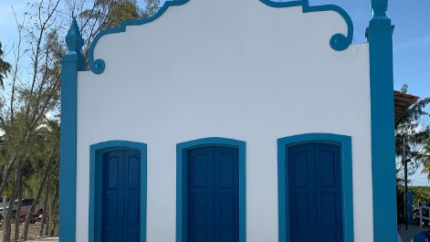 Justiça determina retirada de capela na Praia do Saco por risco ambiental