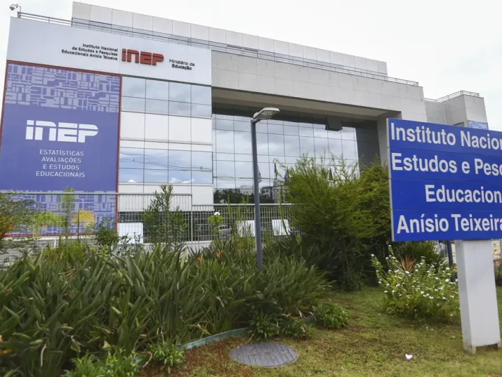 MEC e Inep estendem prazo para pedir isenção da taxa do Enem 2026