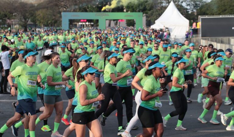 Corrida da Câmara reúne 6 mil pessoas na Esplanada em celebração aos 200 anos da Casa