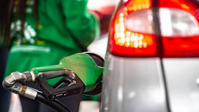 Governo prevê subsídio de R$ 0,44 na gasolina para conter alta dos combustíveis