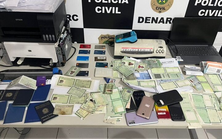 Investigado por estelionatário é preso com mais de 150 cartões bancários em Itabaiana