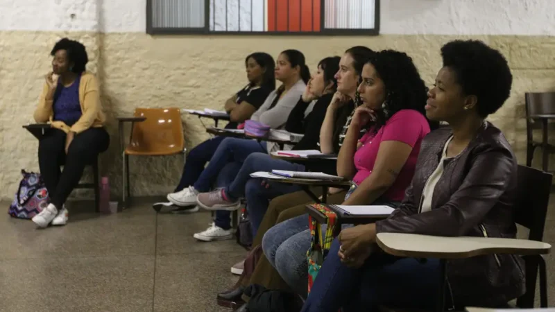 MEC divulga seleção de 504 cursinhos para para integrar Rede Nacional de Cursinhos Populares